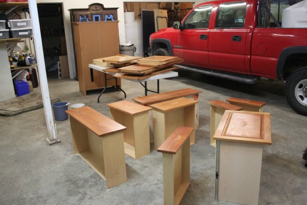 prepping-drawers-for-painting